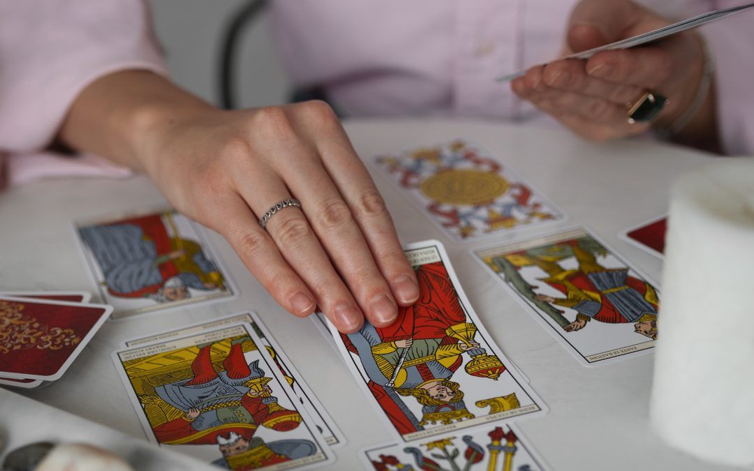 Quién diseñó una baraja del Tarot